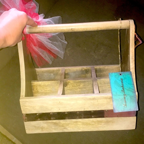 TOMMY BAHAMA bottle carrier with attached opener - Picture 6 of 7